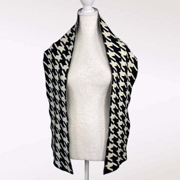 Reversible Knit Scarf Black White Bold Pattern Wool Blend Look - Picture 2 of 6